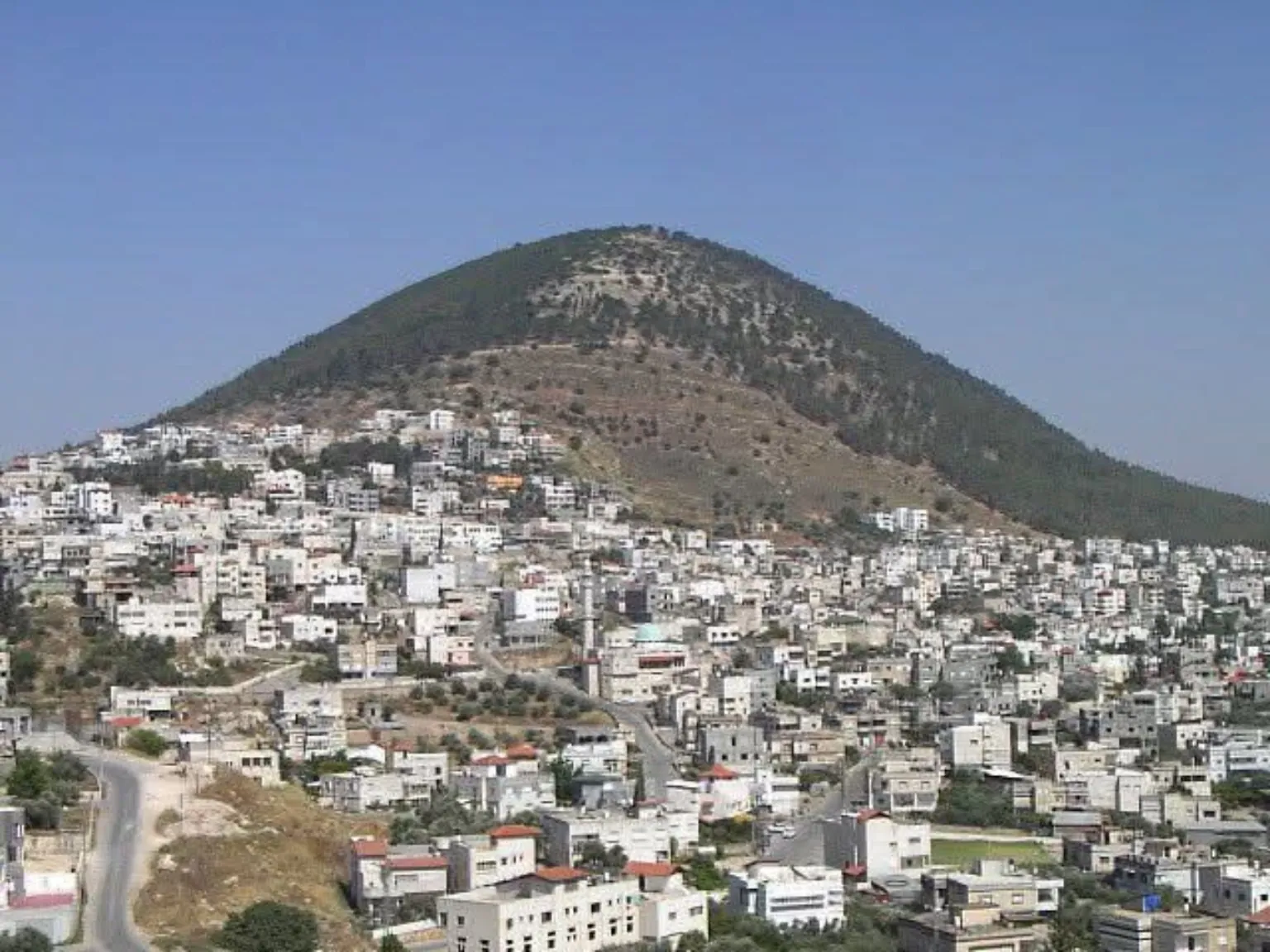 منظر عام لدبورية وجبل الطور | מבט כללי על דבוריה והר תבור